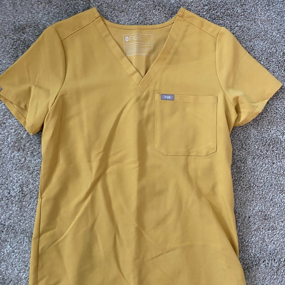 Figs Women's gold Catarina top